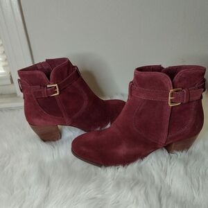 New Diba sleek bootie burgandy size 9